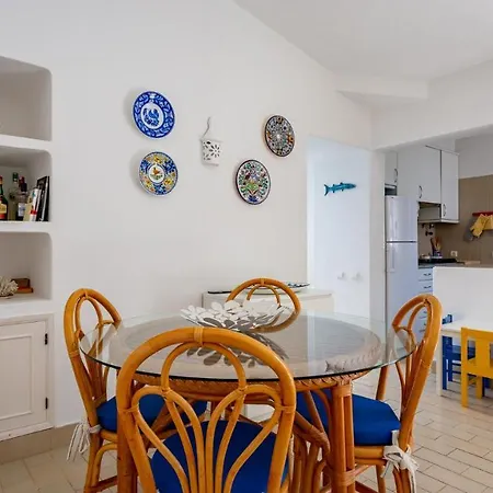 Sea 3bdr House W/ Patio By Lovelystay アルブフェイラ