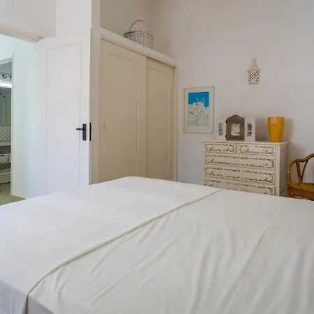 Sea 3bdr House W/ Patio By Lovelystay *