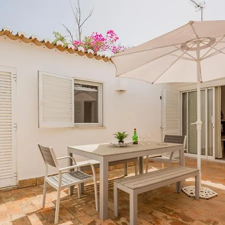 Апартаменти Sea 3bdr House W/ Patio By Lovelystay Албуфейра